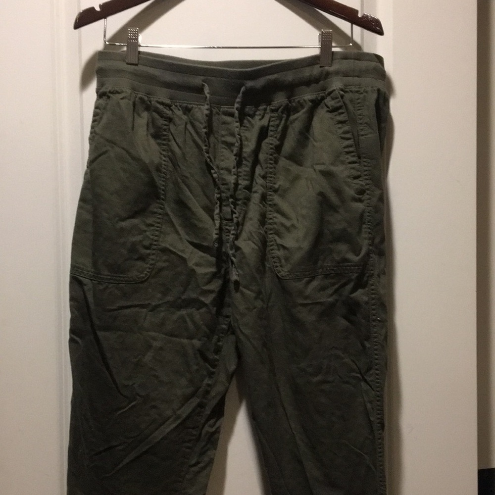Like New! Gap women drawstring elastic waistband jogger pants khaki green size L